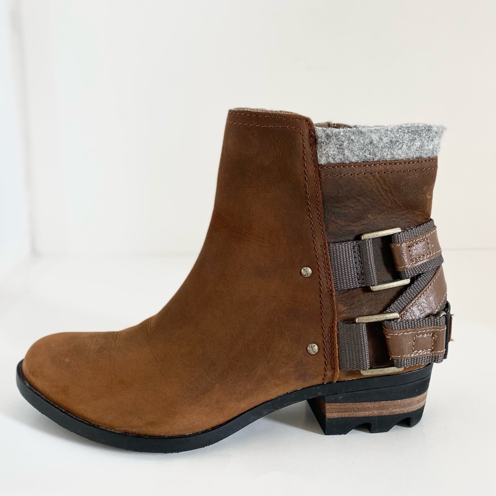 Sorel Brown Ankle Boots with Gray Accents